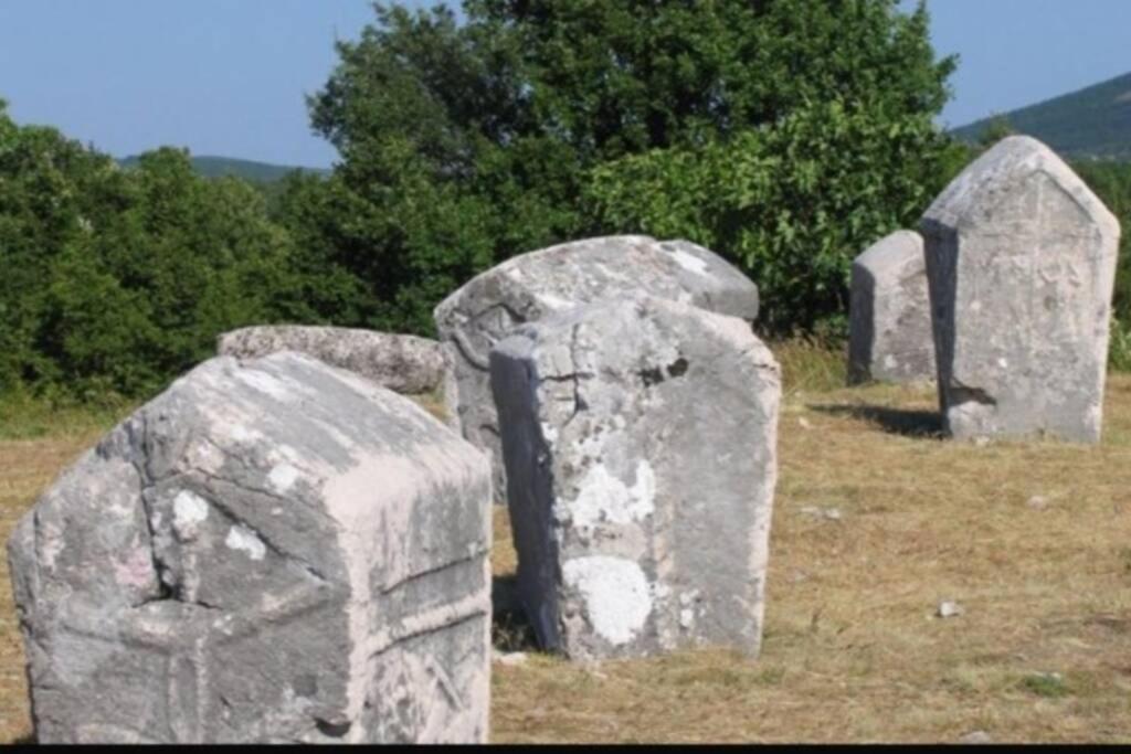 Hill, Cista Velika, Imotski Omis