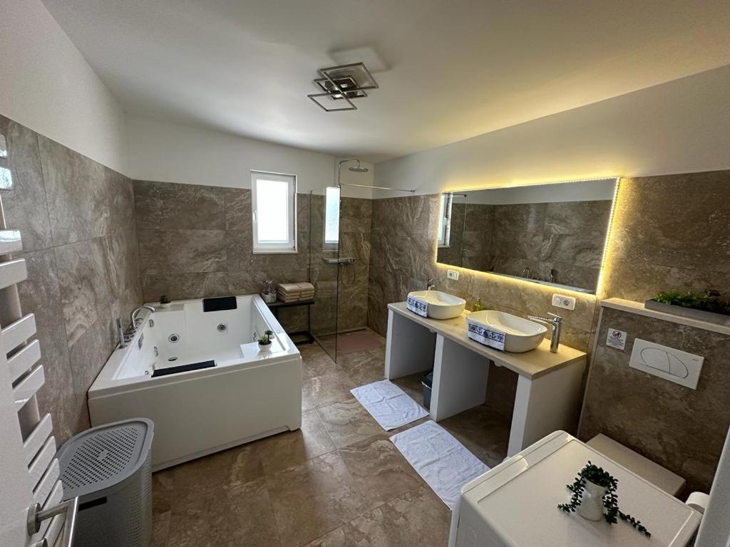 Villa Hill, Cista Velika, Imotski Omis