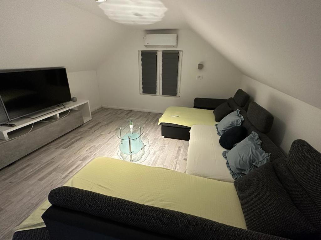 Vila Hill, Cista Velika, Imotski